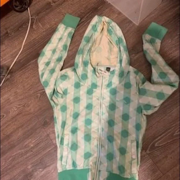 Bench - Picture 2 of 2